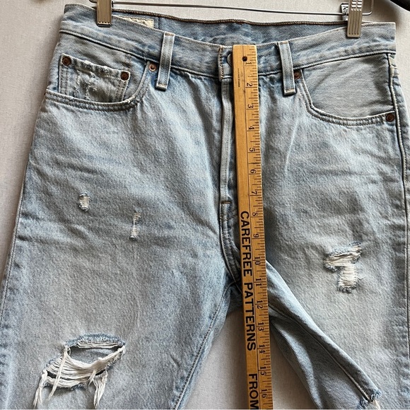 Levi’s Distressed Denim Jean Shorts Sz 32 - Picture 9 of 10